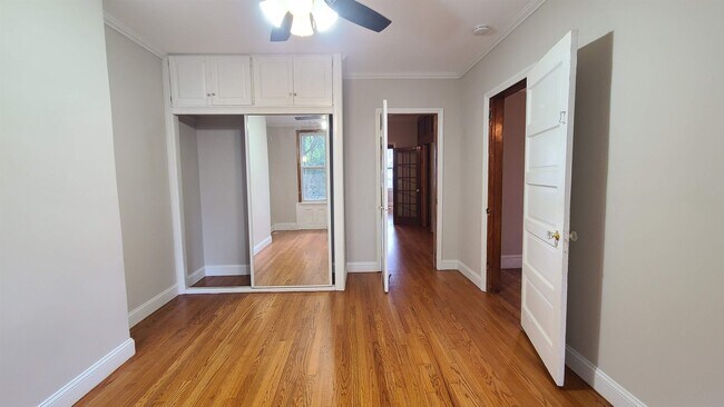 Building Photo - 476 Gregory Ave