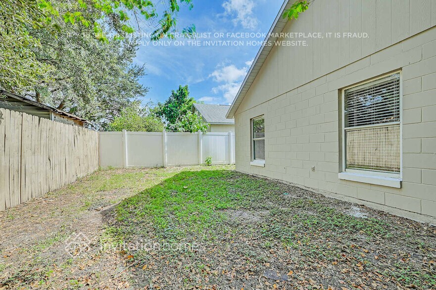 Building Photo - 5621 Piney Ridge Dr