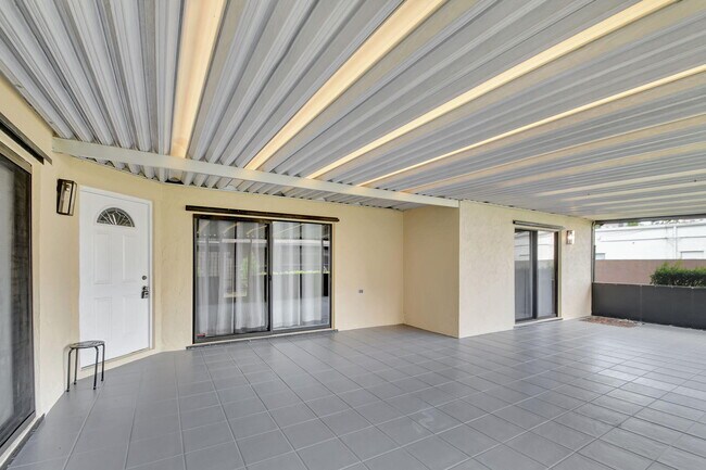 Building Photo - 4185 Turnberry Cir