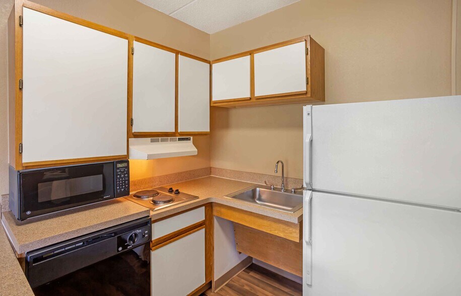 Building Photo - Furnished Studio-Fishkill - Route 9