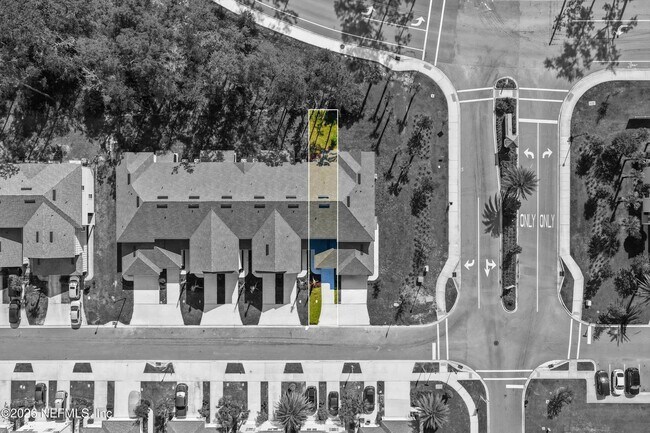 Building Photo - 32 Pasadena Dr