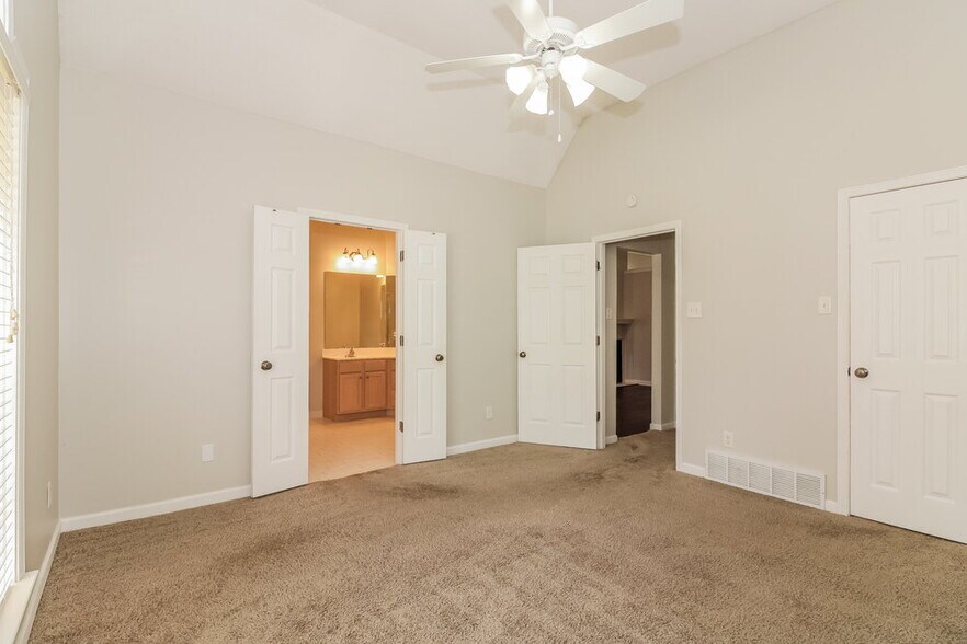 Building Photo - 8696 Eagle View Dr