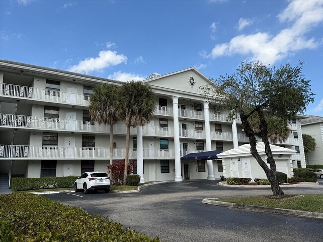 Building Photo - 1705 Whitehall Dr