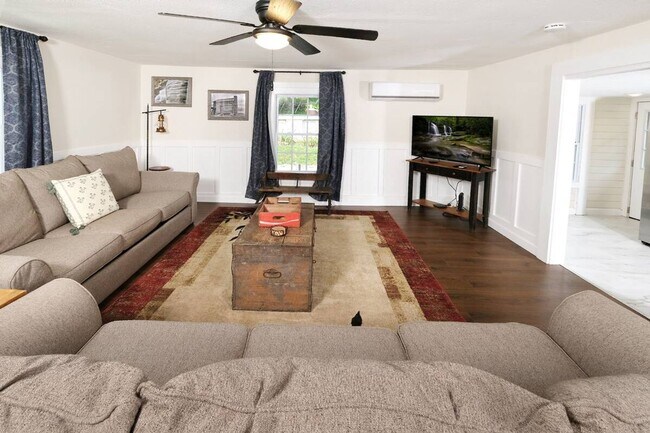 Building Photo - The Fancy Little Farmhouse