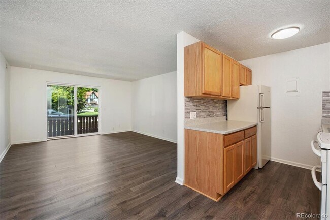 Building Photo - 3250 Oneal Cir