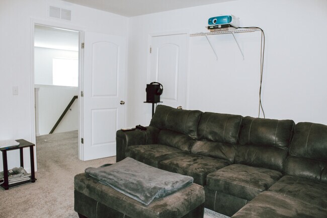 Bedroom 3 - 117 Gibson Way