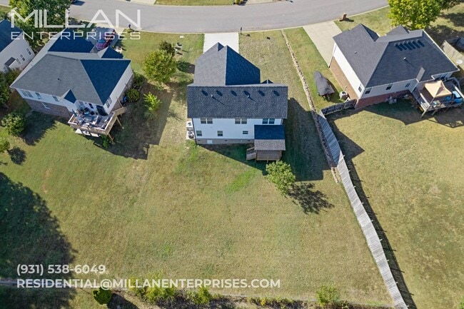 Building Photo - Luxury Modern Home with Covered Deck & Bon...