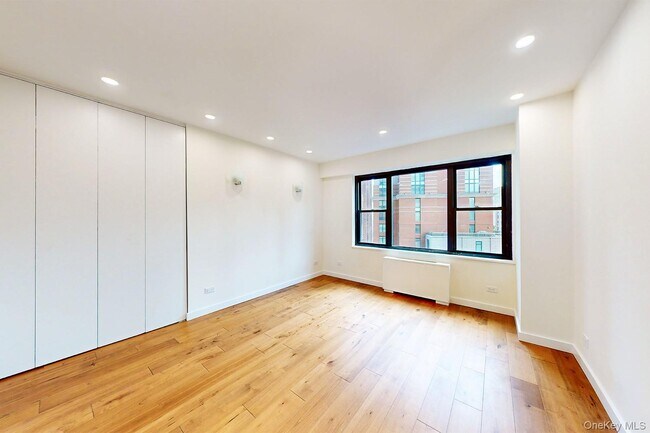 Building Photo - 20 W 64th St