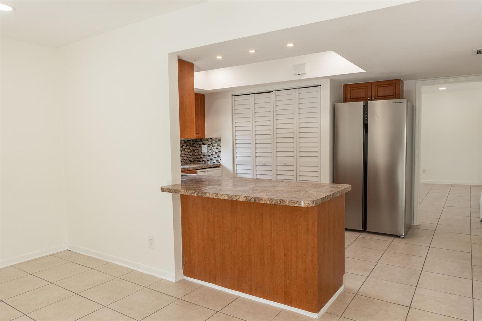 Building Photo - 1253 White Pine Dr