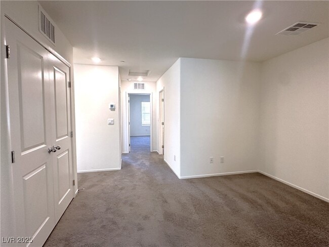 Building Photo - 9927 Saffron Hls St