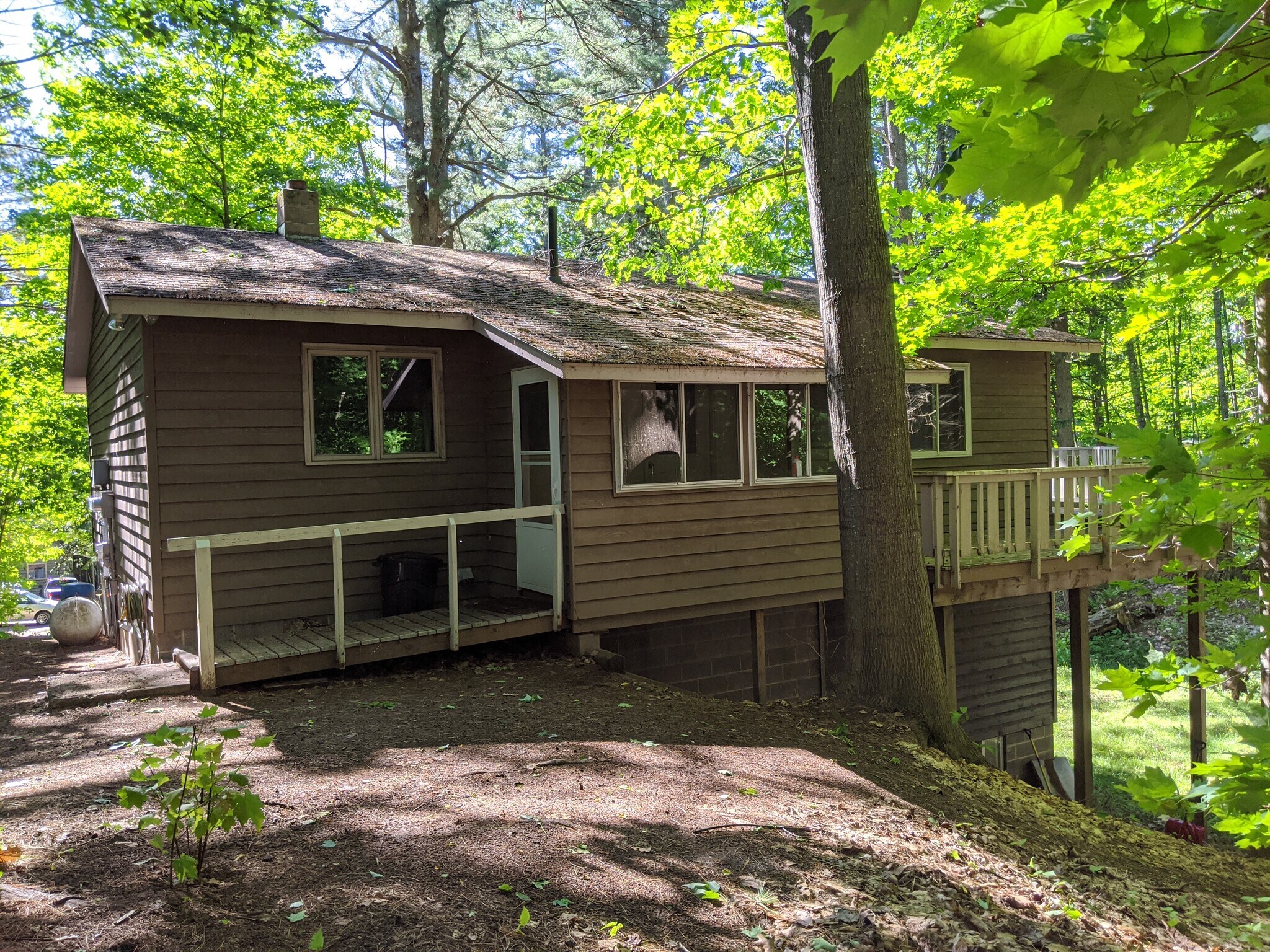 entrance - 22696 Pinewood Rd