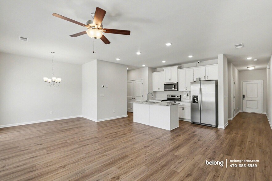 Building Photo - 6386 Sundowner Pl