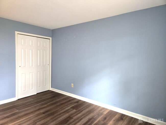 Building Photo - 49 Alexandria Way