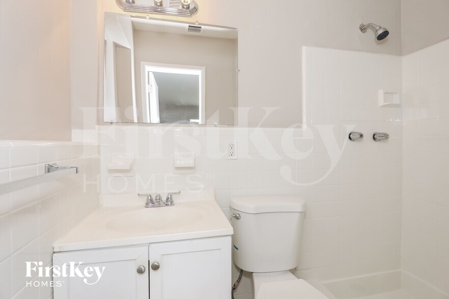 Building Photo - 6331 Southgate Blvd