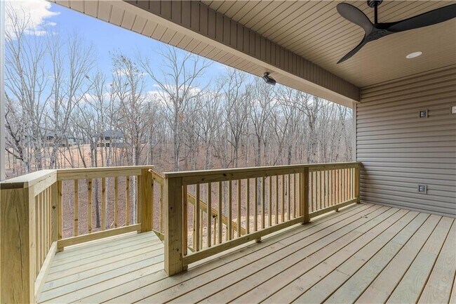 Building Photo - 16 Celtic Dr