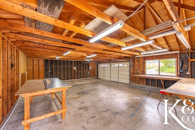 Building Photo - 1612 San Rafael Way