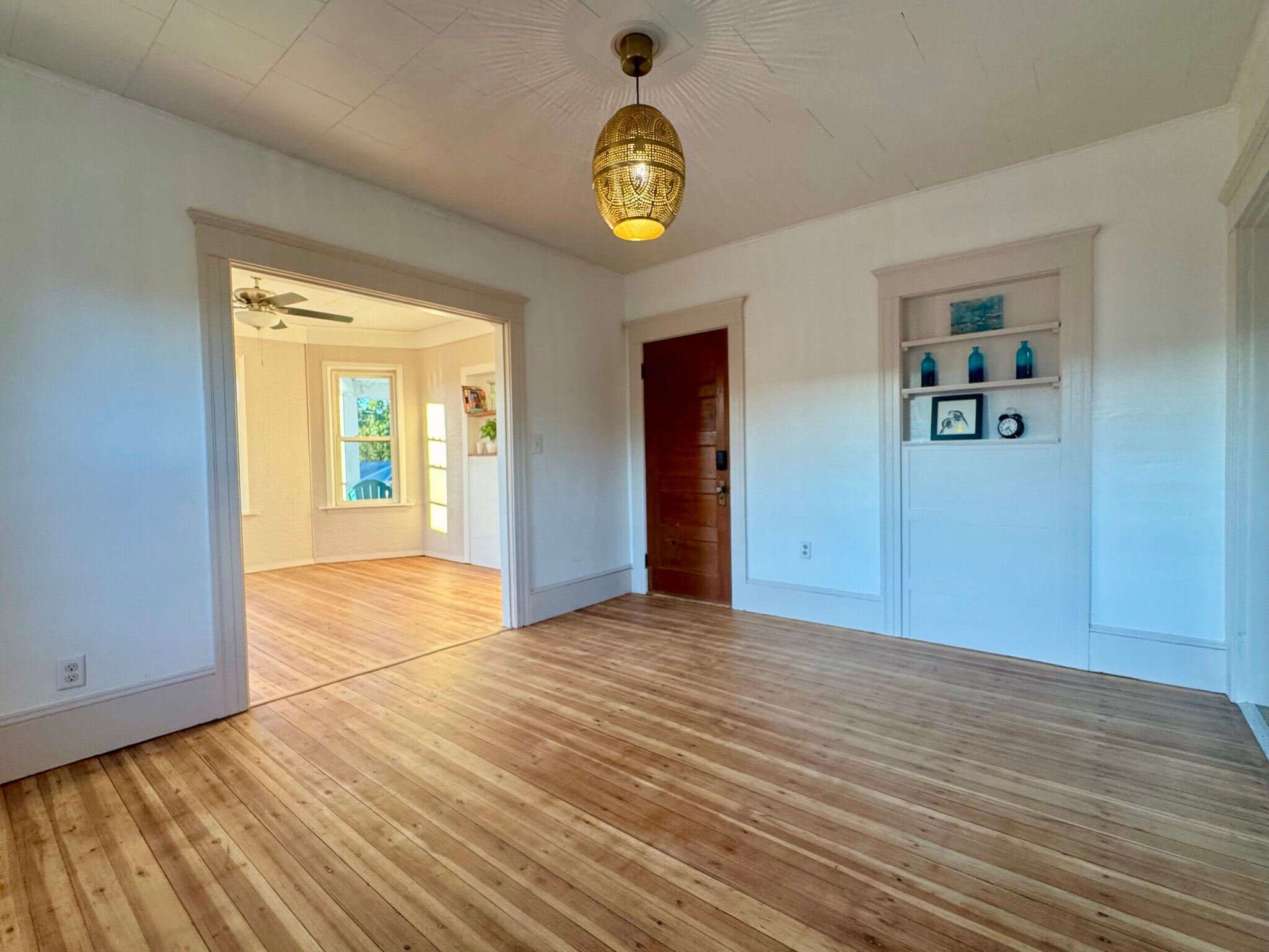Updated dining room lighting. - 98 Maple St