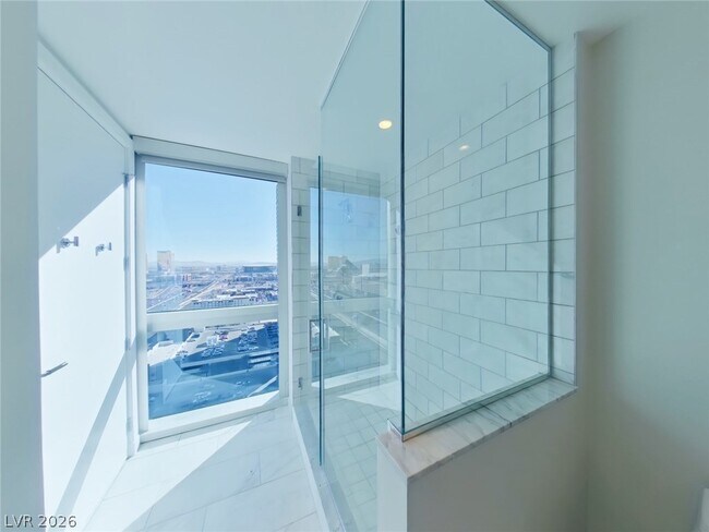 Building Photo - 4471 Dean Martin Dr