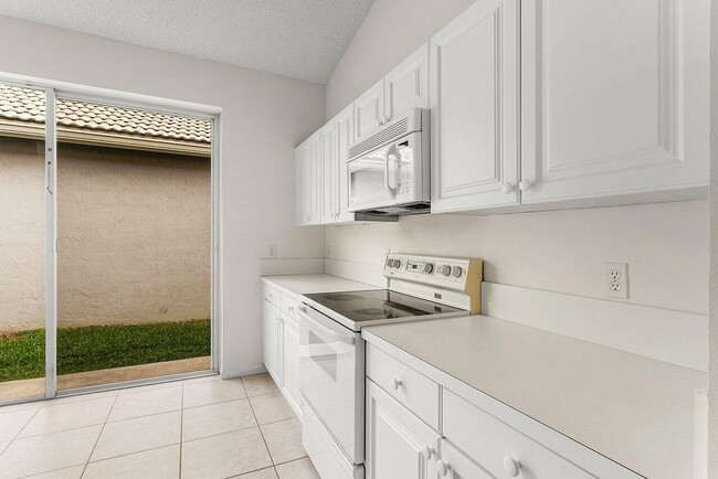 Building Photo - 7728 Edinburough Ln