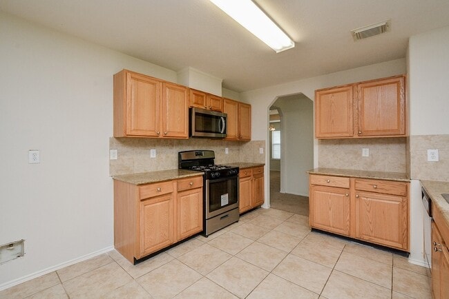 Building Photo - 18326 Thicket Grove Rd