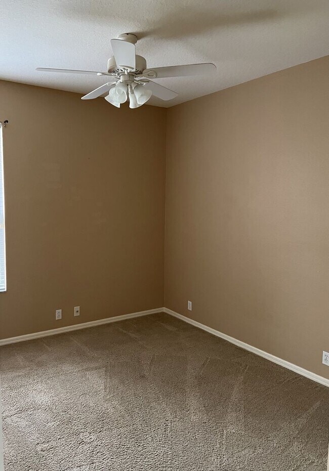 Building Photo - Carillon Lakes Home