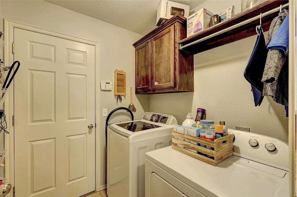 Building Photo - 2404 Deer Chase Dr