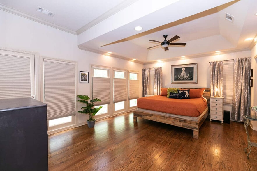 Building Photo - 1084 Sanders Ave SE