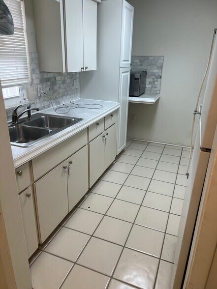 Building Photo - 3106 Harbor Blvd