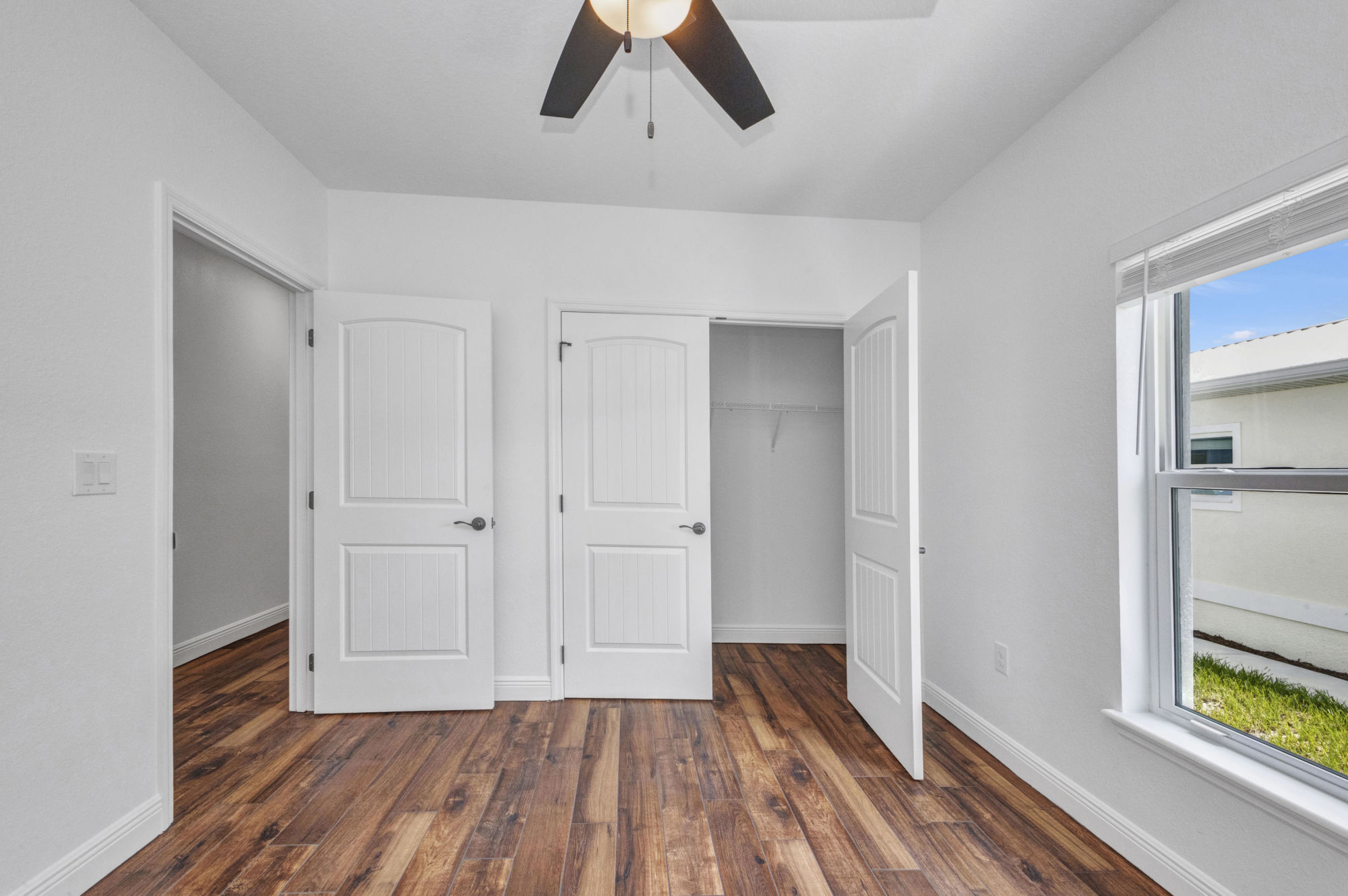 Building Photo - 409 Carmalita St