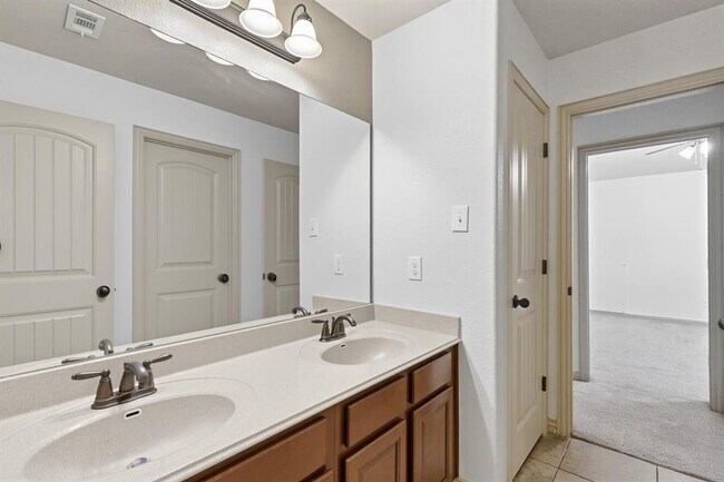 Building Photo - 2409 Pauma Valley Way