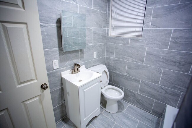 Building Photo - BRAND NEW 2 BEDROOM 1 BATH APARTMENT