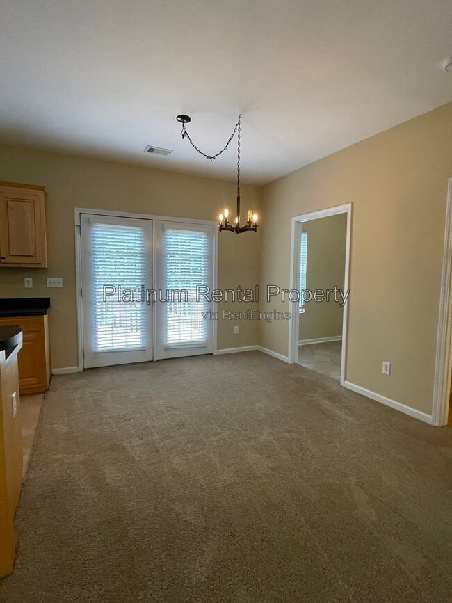 Building Photo - 144 Pointe Cir