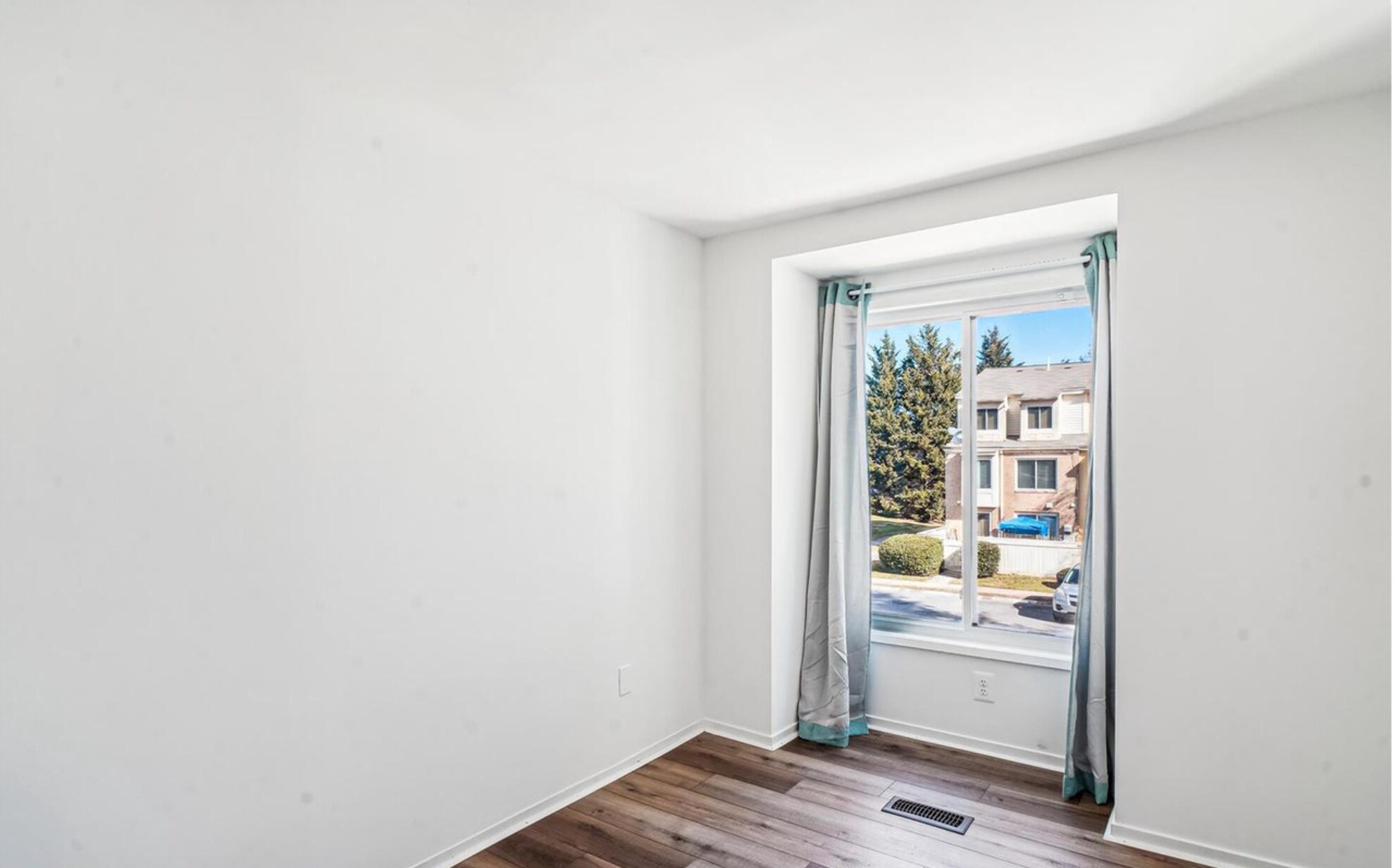 Building Photo - 8851 Welbeck Way