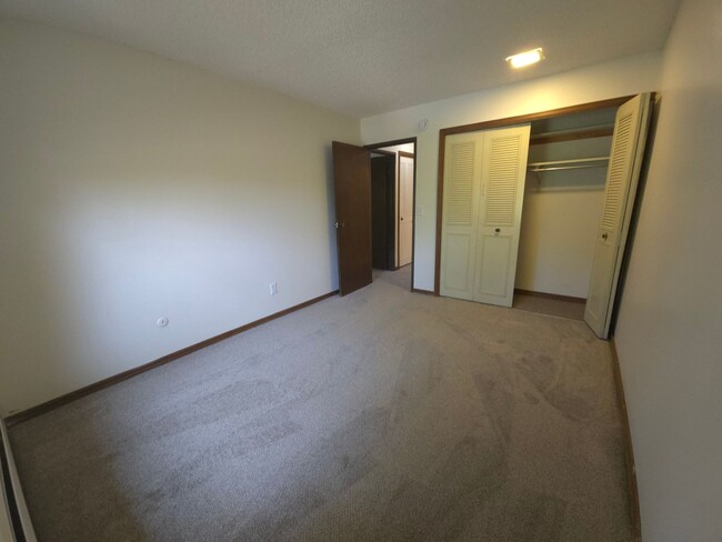 Building Photo - Price Reduction! Northeast Boulder 2 bedro...