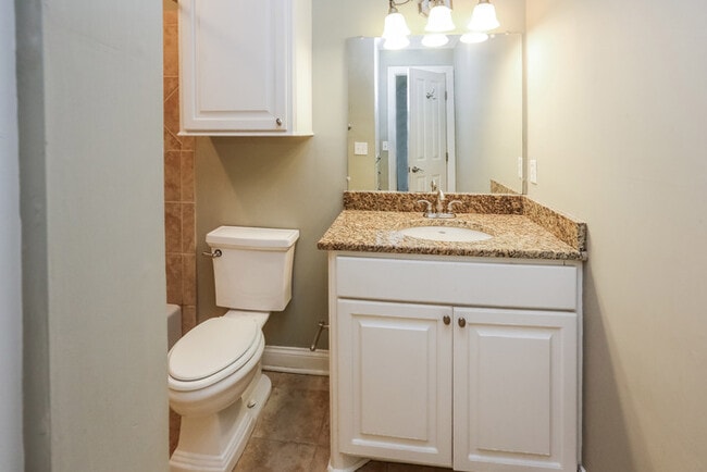 Building Photo - 140 Trimble St