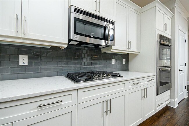 Building Photo - 1299 Linden Ct