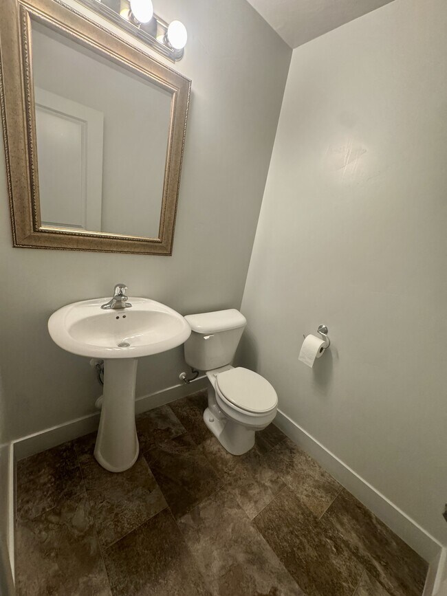 Building Photo - 3104 S Relic Ridge Dr
