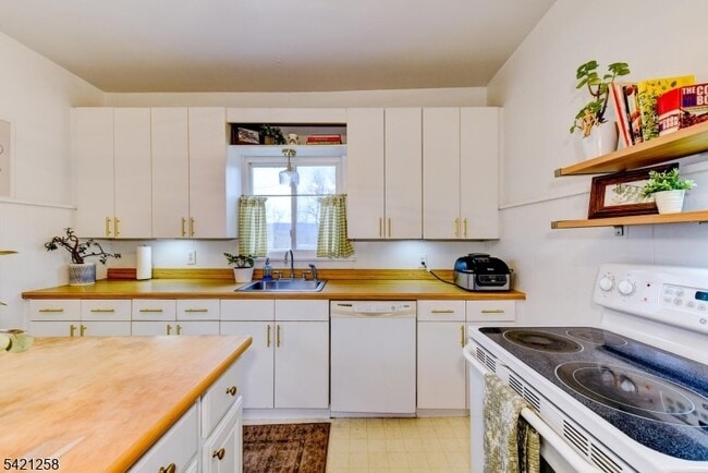 Building Photo - 11 Sterling Pkwy