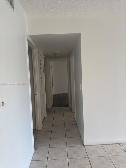 Building Photo - 1101 Green Pine Blvd