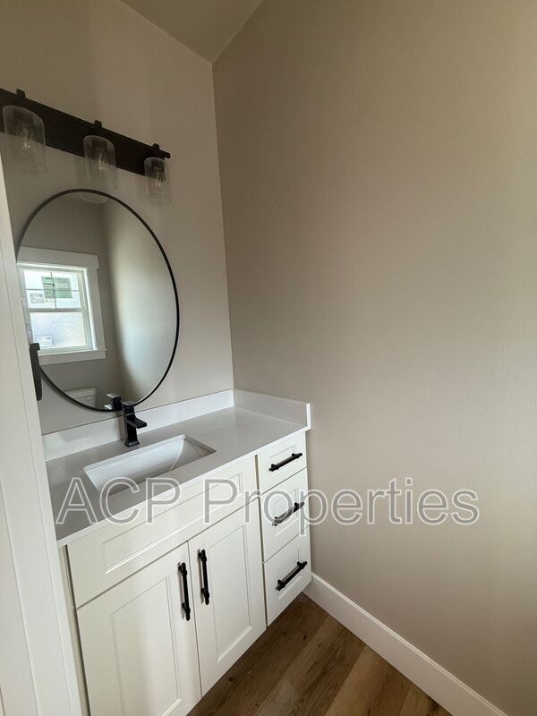 Building Photo - 2205 DeJong Dr