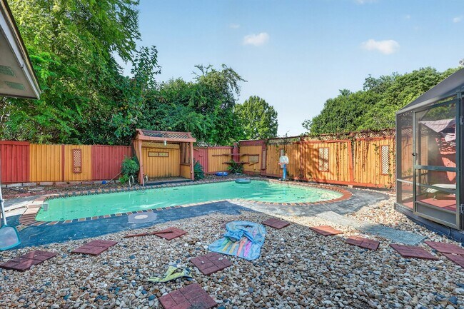 Building Photo - 9223 Tooley Dr