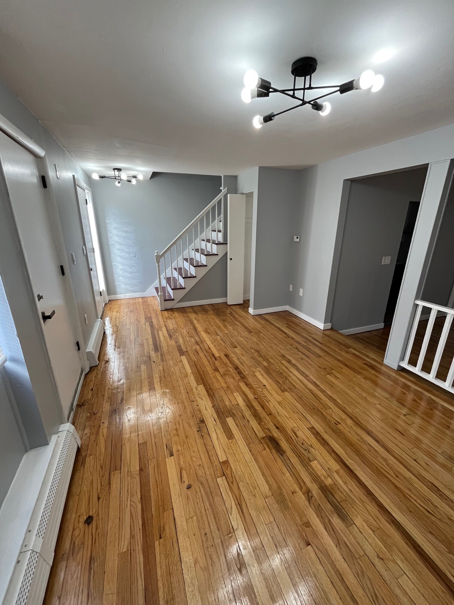 Building Photo - 157 School St