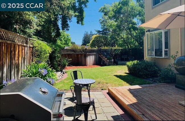 Building Photo - 1576 Silverwood Ct