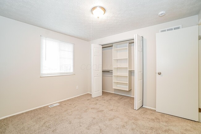 Building Photo - 511 Hilltop Dr