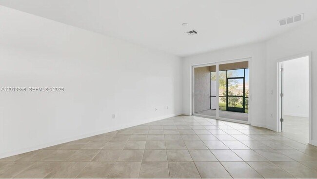 Building Photo - 20511 Hazelnut Ct S