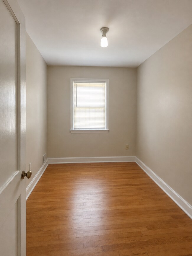 Building Photo - Beautifully Remodeled 3-Bedroom Home with Modern Comforts