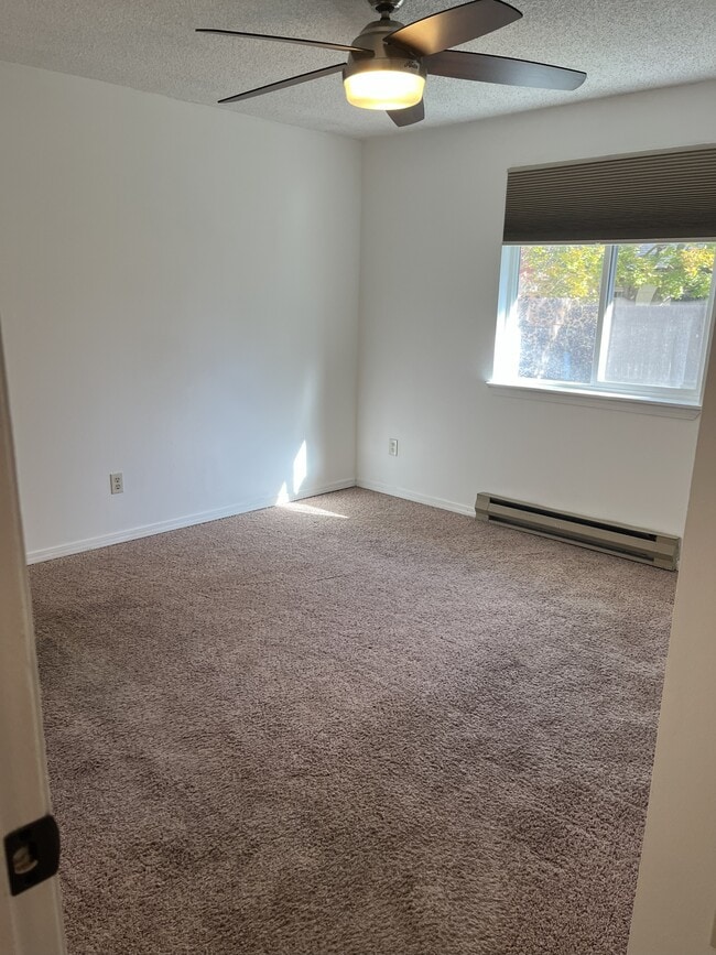 Building Photo - 3306 S Virginia Ave