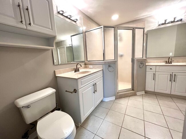 Building Photo - 1311 Treasure Cove