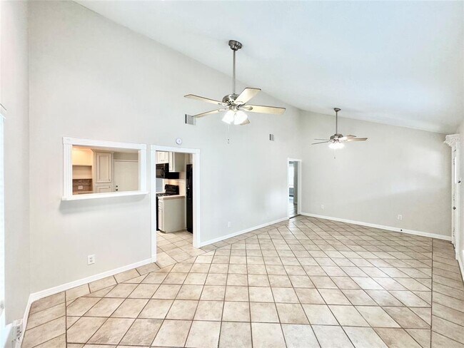 Building Photo - 811 Adele St