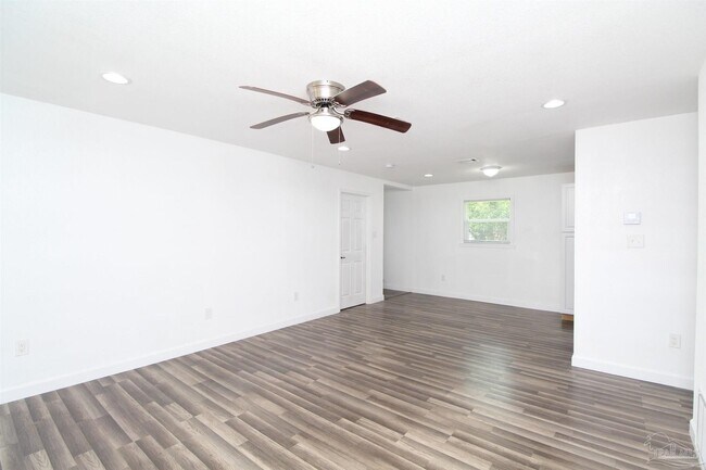Building Photo - 6037 Syrcle Ave